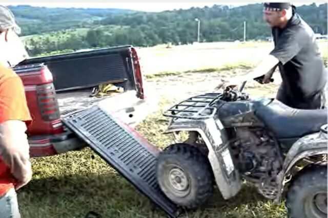 Video: Loading A Quad When Your Tailgate is Broke Off