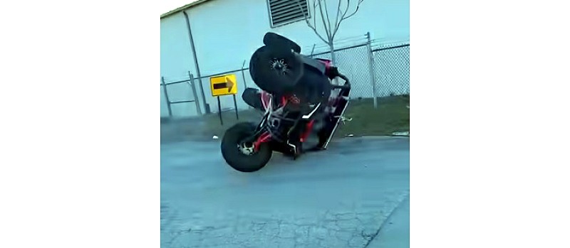 Youtube video of Can-Am X3 Turbo doughnut fail